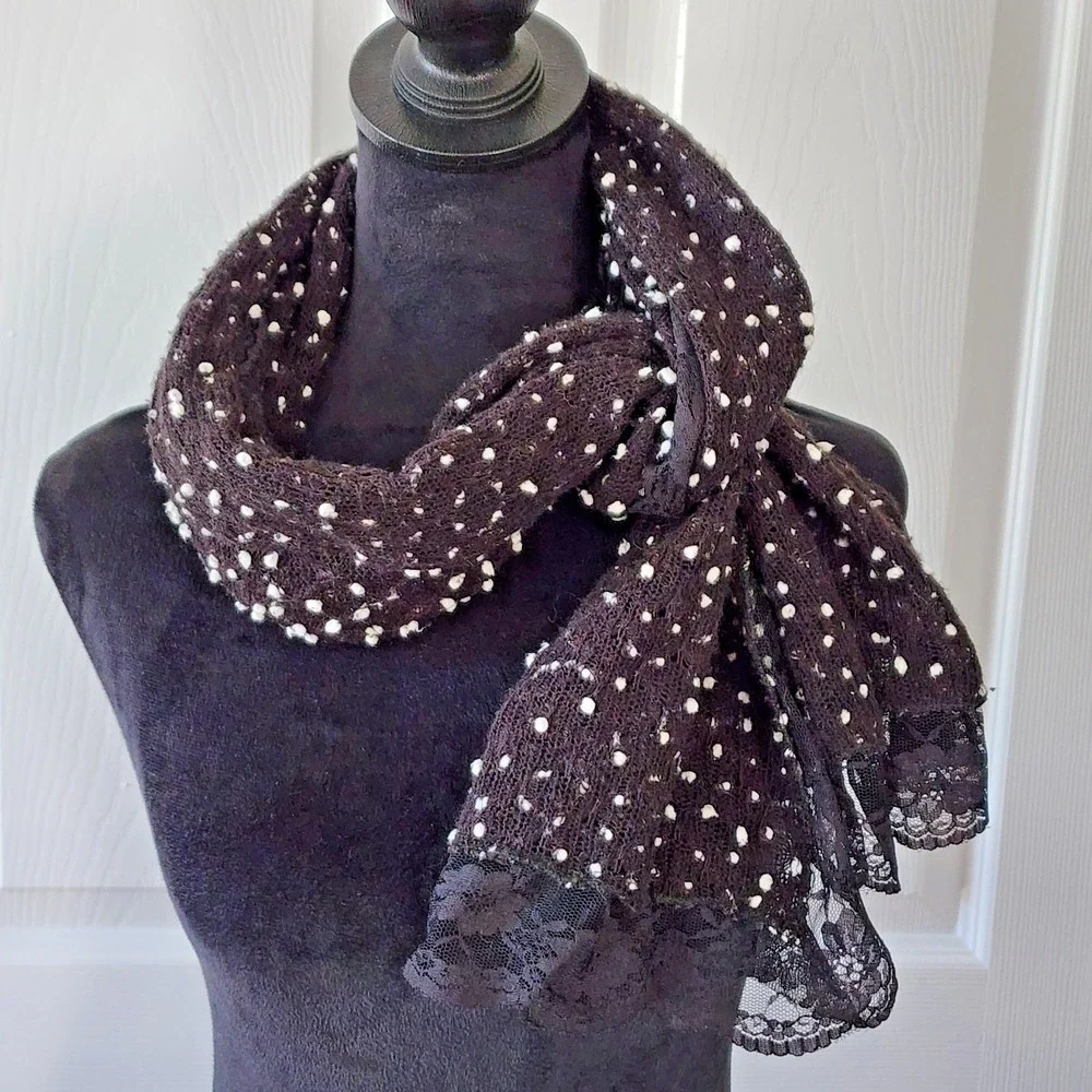 Black & White Lightweight Boucle Scarf with Lace Trim Size 78